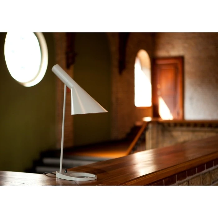 Louis Poulsen AJ Mini Tischleuchte Weiß, 1-flammig 4 Louis Poulsen AJ Mini Tischleuchte Weiß, 1-flammig – Bild 2